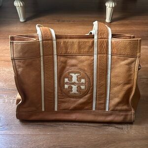 Rare vintage Tory Burch leather toe